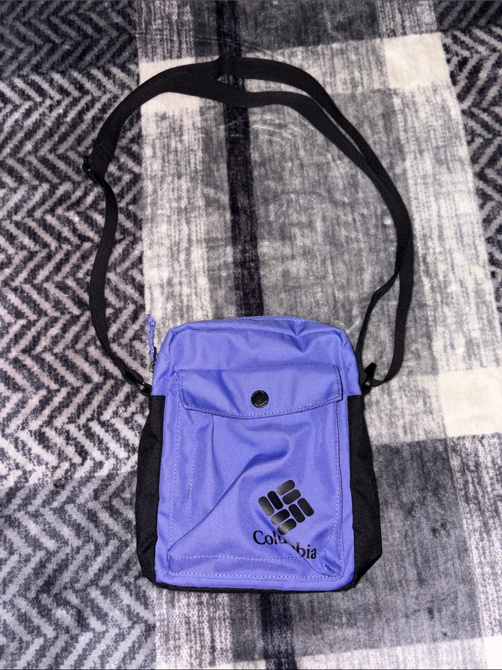 Columbia Lavender Crossbody Belt Bag with Black Trim